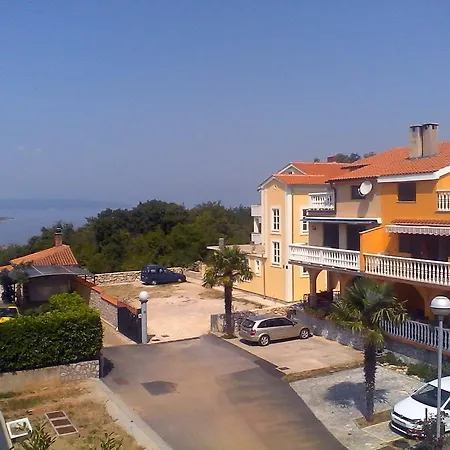 Malinska-kajkic Apartment Malinska